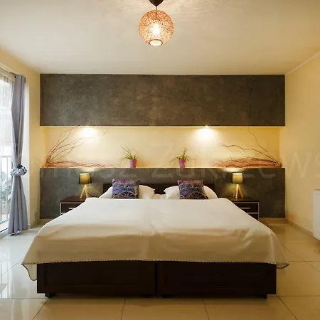 Apart-lux Aparthotel *